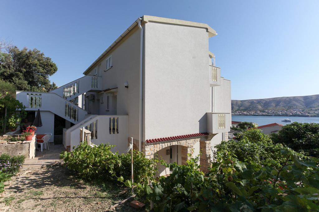 Apartments Madona Pag Town Exterior foto